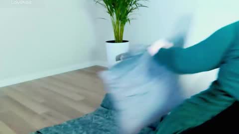 Miss V online show from 22, 11, 2025