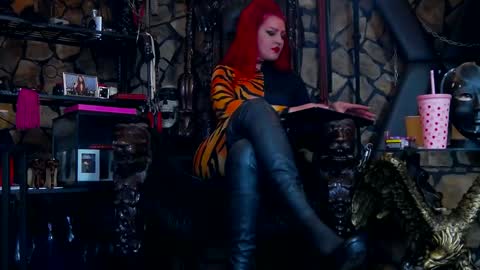 Victoria Heller online show from 9, 1, 2025