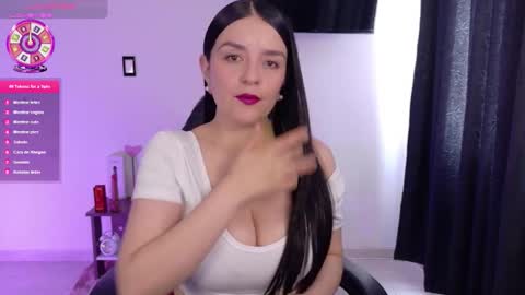 Snapshot of victoriahot_23 chatting on 5, 1, 2026 Kim 3 online show from 5, 1, 2026