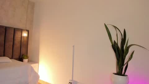 Snapshot of victoriaregia1 chatting on 27, 2, 2025 Maria Victoria online show from 27, 2, 2025