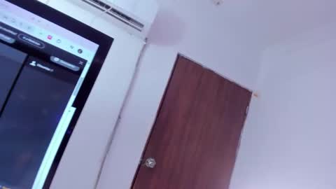 Snapshot of victoriasanz_ chatting on 8, 10, 2025 victoriasanz_ online show from 8, 10, 2025