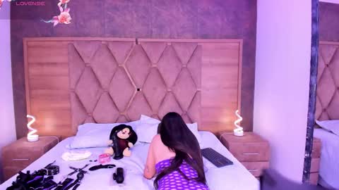 Snapshot of victoriasanz_ chatting on 16, 11, 2025 victoriasanz_ online show from 16, 11, 2025