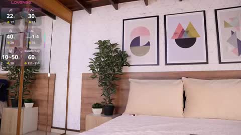 Victoria Shelby  online show from 13, 4, 2026