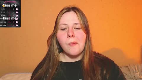 Snapshot of victoriassecrets_ chatting on 19, 2, 2025 victoriassecrets_ online show from 19, 2, 2025