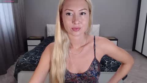Snapshot of victoriatiger chatting on 10, 10, 2025 VictoriaTiger online show from 10, 10, 2025