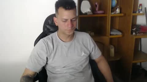 victormanuelq_1 online show from 15, 3, 2026