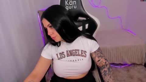 V  I C  T O R I A  online show from 15, 11, 2025