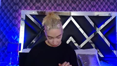 victtoria lee online show from 16, 2, 2026