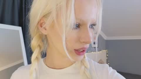 Snapshot of vienna_gones chatting on 10, 4, 2026 Eva online show from 10, 4, 2026