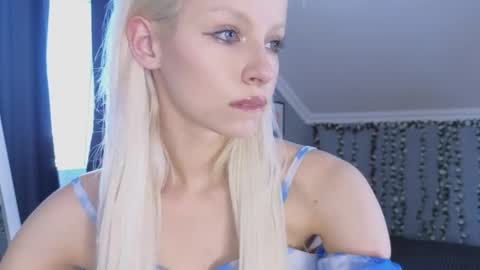 Snapshot of vienna_gones chatting on 17, 4, 2026 Eva online show from 17, 4, 2026