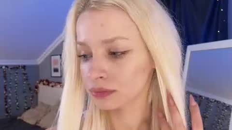 Snapshot of vienna_gones chatting on 12, 6, 2026 Eva online show from 12, 6, 2026