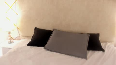 Violet  online show from 29, 3, 2026