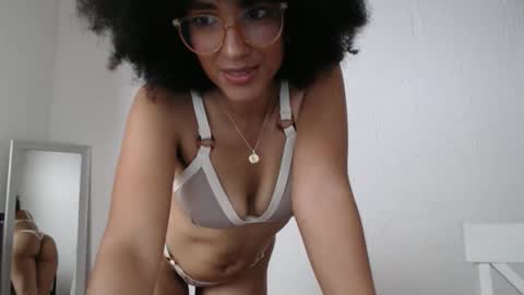viiolettaaa online show from 13, 5, 2026
