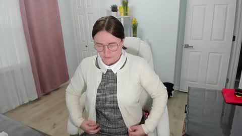 Ukrainian-woman online show from 6, 2, 2025