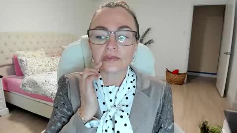 Ukrainian-woman online show from 26, 9, 2025