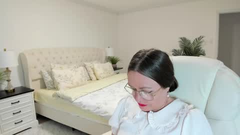 Snapshot of vika7333 chatting on 23, 4, 2026 Ukrainian-woman online show from 23, 4, 2026