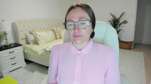 Snapshot of vika7333 chatting on 7, 5, 2026 Ukrainian-woman online show from 7, 5, 2026