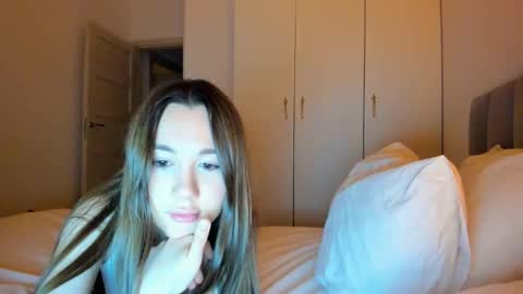 Snapshot of vikawels chatting on 7, 6, 2026 Vika online show from 7, 6, 2026
