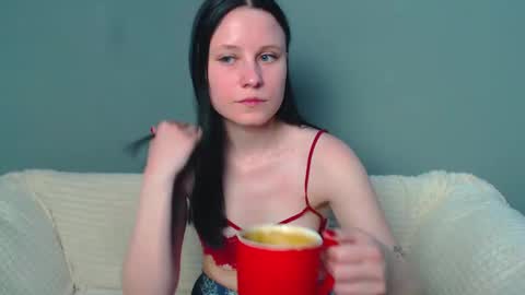 Snapshot of viki_kelt chatting on 6, 3, 2025 Viki Kelt online show from 6, 3, 2025