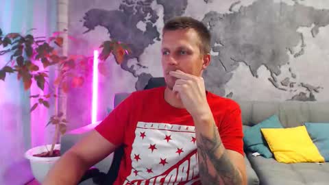 Snapshot of vikingchrisss chatting on 5, 10, 2025 vikingchrisss online show from 5, 10, 2025