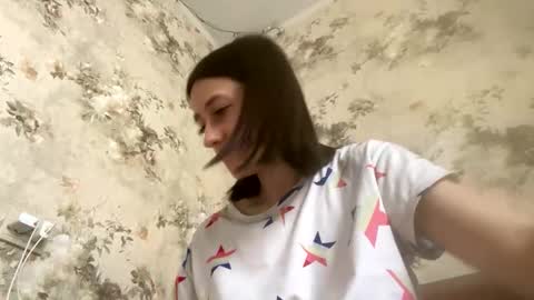 Snapshot of viktoria9898 chatting on 13, 11, 2025 Sweett online show from 13, 11, 2025