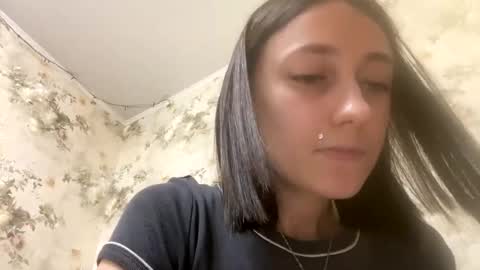 Snapshot of viktoria9898 chatting on 19, 11, 2025 Sweett online show from 19, 11, 2025