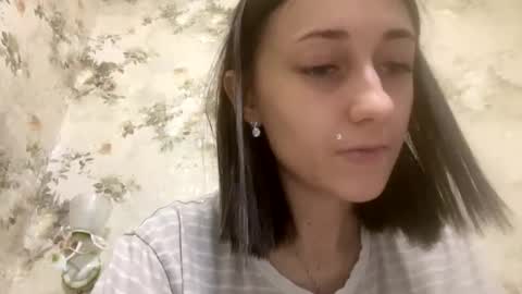 Snapshot of viktoria9898 chatting on 3, 12, 2025 Sweett online show from 3, 12, 2025