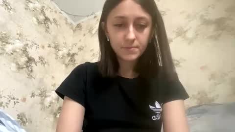 Snapshot of viktoria9898 chatting on 2, 2, 2026 Sweett online show from 2, 2, 2026