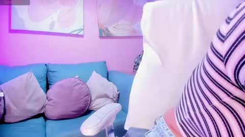 Snapshot of vikypetiteee chatting on 2, 10, 2025 Victoria online show from 2, 10, 2025