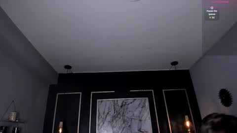 Snapshot of vikypetiteee chatting on 17, 11, 2025 Victoria online show from 17, 11, 2025