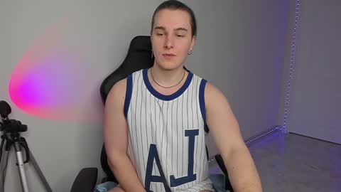 Vincent Strong online show from 8, 2, 2025