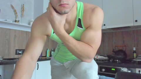 Snapshot of vincent_o chatting on 20, 12, 2024 Vincent. uncut 18cm online show from 20, 12, 2024