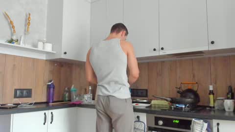 Snapshot of vincent_o chatting on 8, 1, 2025 Vincent. uncut 18cm online show from 8, 1, 2025