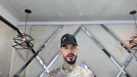 Snapshot of vinzenzrizzo chatting on 12, 9, 2025 ---Vinzen--- online show from 12, 9, 2025