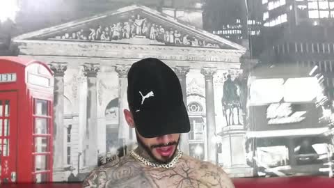 Snapshot of vinzenzrizzo chatting on 14, 10, 2025 ---Vinzen--- online show from 14, 10, 2025