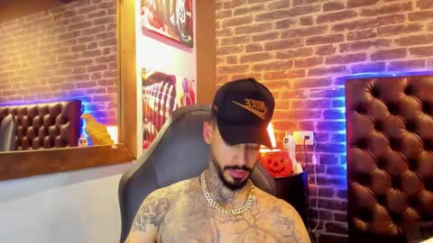 Snapshot of vinzenzrizzo chatting on 31, 10, 2025 ---Vinzen--- online show from 31, 10, 2025