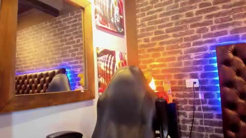 Snapshot of vinzenzrizzo chatting on 31, 10, 2025 ---Vinzen--- online show from 31, 10, 2025