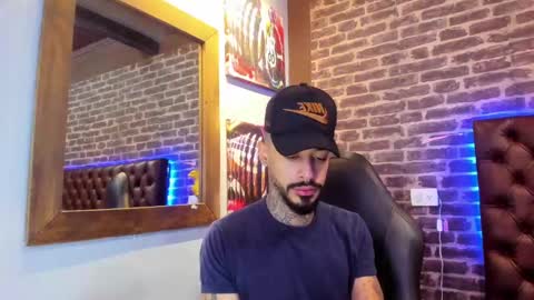 Snapshot of vinzenzrizzo chatting on 4, 11, 2025 ---Vinzen--- online show from 4, 11, 2025