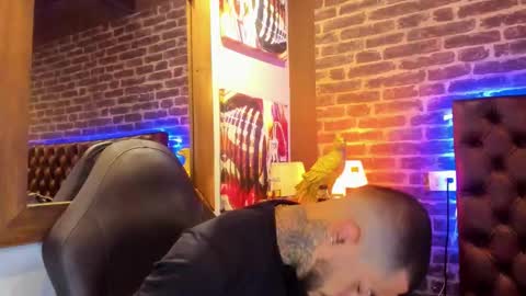 Snapshot of vinzenzrizzo chatting on 25, 11, 2025 ---Vinzen--- online show from 25, 11, 2025