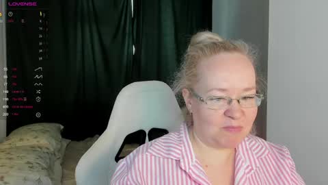 violasmithh online show from 20, 5, 2026