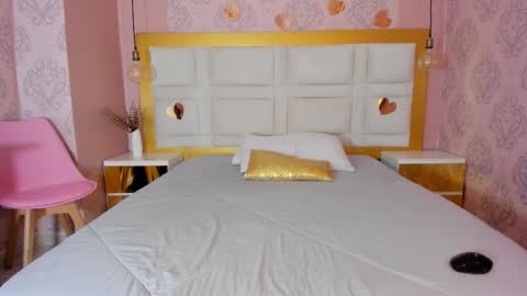 Snapshot of violet15petite chatting on 1, 3, 2026 Violet online show from 1, 3, 2026