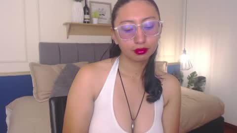 V I O L E T  online show from 14, 4, 2026