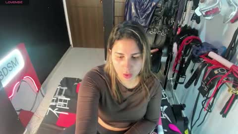 Snapshot of violet_bdsmx chatting on 14, 10, 2025 Kim online show from 14, 10, 2025