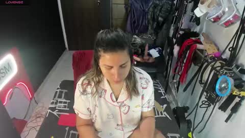 Snapshot of violet_bdsmx chatting on 21, 10, 2025 Kim online show from 21, 10, 2025