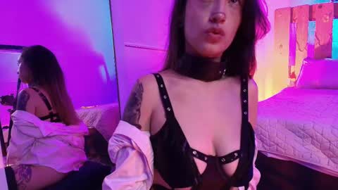 Violet Jones online show from 6, 10, 2025