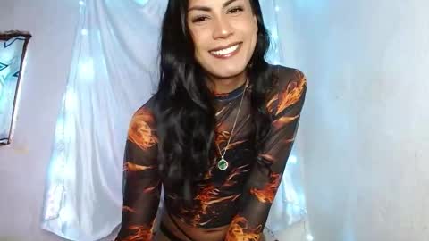 violet_sexhot28 online show from 3, 1, 2025