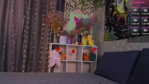 Violet online show from 25, 10, 2025