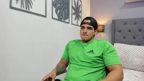 Snapshot of violeta_and_maxx chatting on 2, 12, 2025 VIOLETA AND MAXX online show from 2, 12, 2025