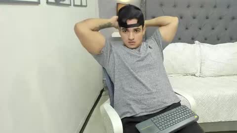 Snapshot of violeta_and_maxx chatting on 18, 12, 2025 VIOLETA AND MAXX online show from 18, 12, 2025