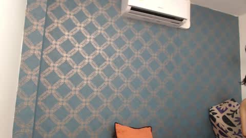 Snapshot of violeta_cute18 chatting on 5, 1, 2025 Violeta online show from 5, 1, 2025